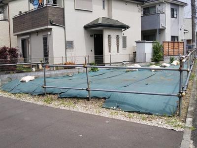 建築条件なし売地
三角形の土地に自由なプランで建ててみませんか？
小学校まで徒歩5分・中学校まで徒歩7分